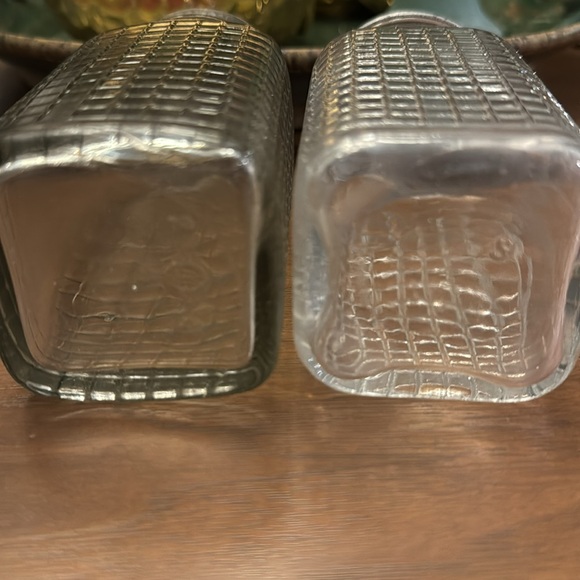 Vintage Glass Shakers - Picture 5 of 6